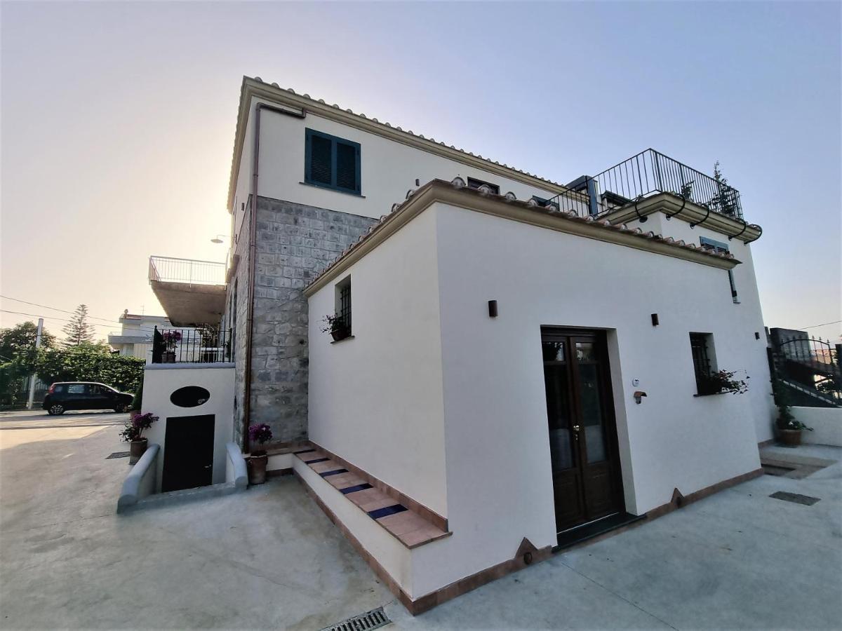 Casa Fifina Rooms Sant'Egidio del Monte Albino 外观 照片
