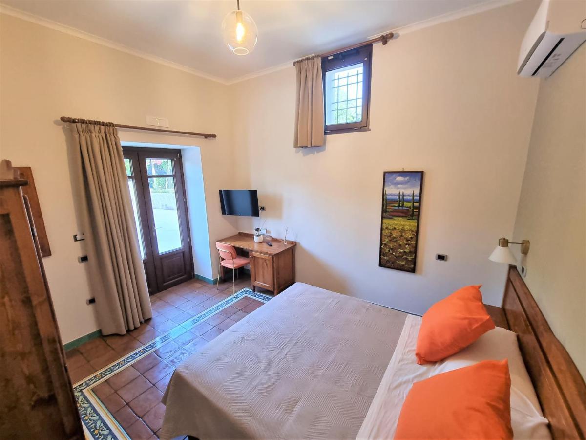 Casa Fifina Rooms Sant'Egidio del Monte Albino 外观 照片
